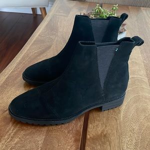 Toms black suede Chelsea boots size 10